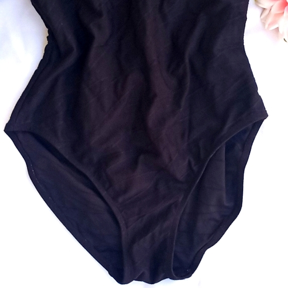 Cherokee Textured Swimsuit - Picture 3 of 8